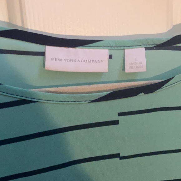 NY&C Blouse - Picture 3 of 5